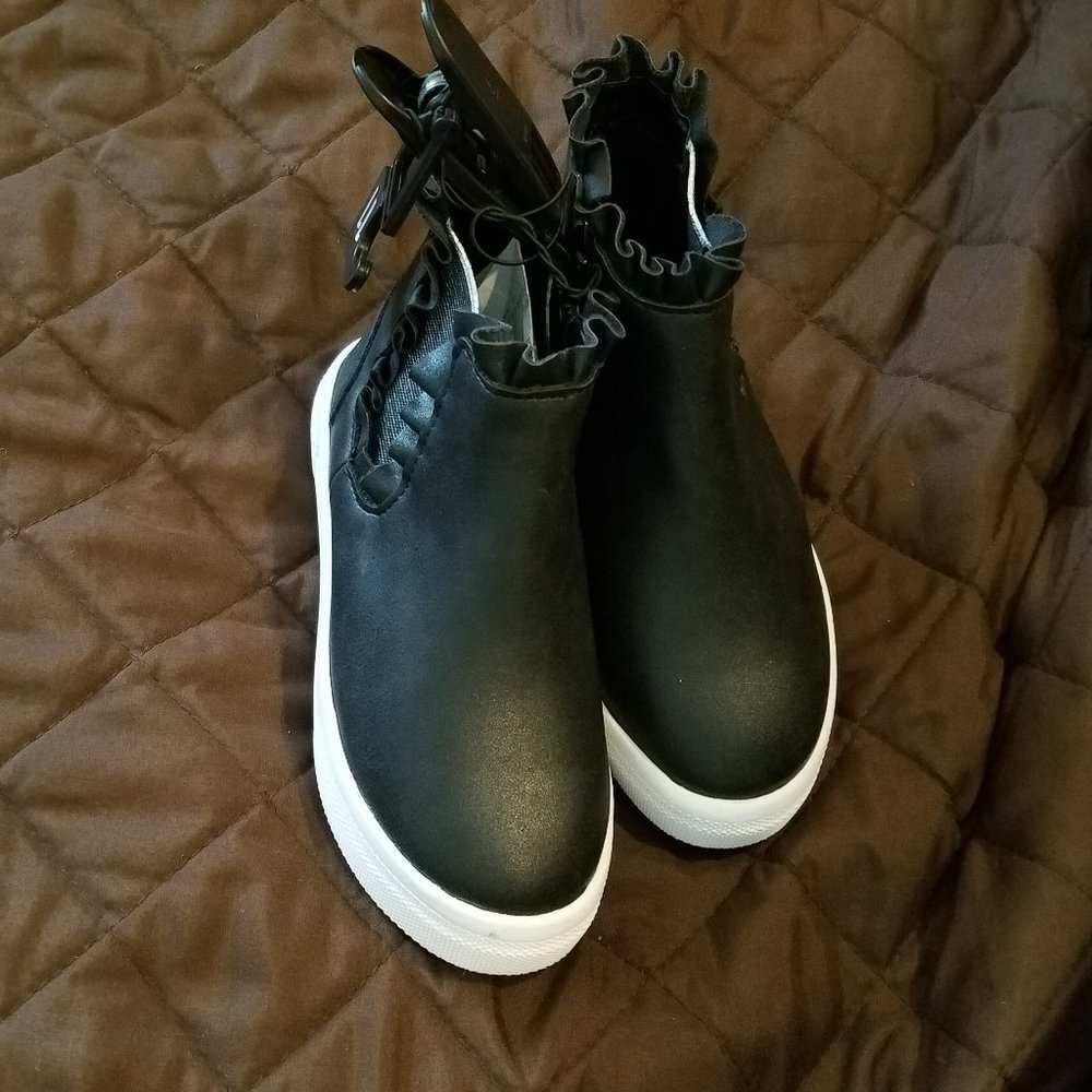 Girls Sneakers